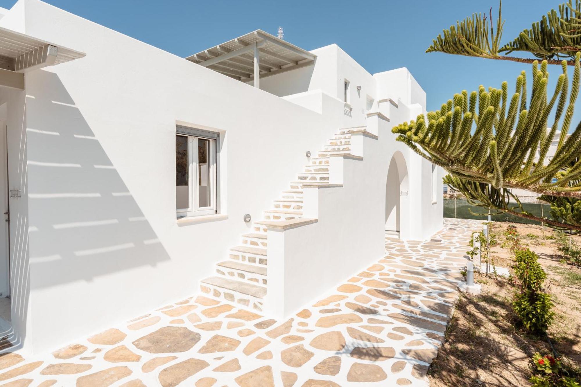 Celestial Seaview Apartments- Ariadne Naxos City エクステリア 写真