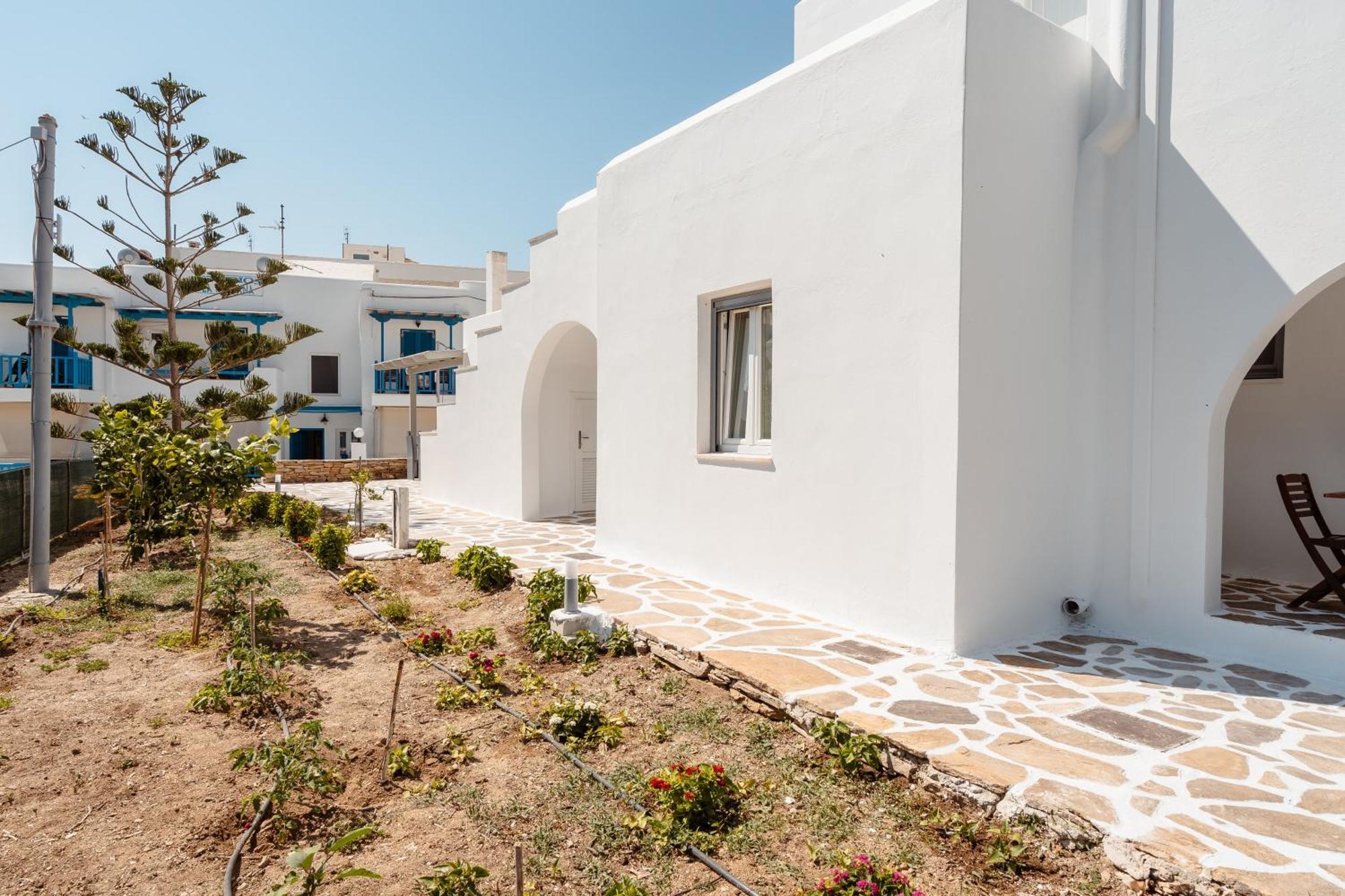 Celestial Seaview Apartments- Ariadne Naxos City エクステリア 写真